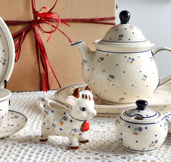 Ceramiczne naczynia, ręcznie malowane, ceramika artystyczna bolesławiec dekoracja 111 kwaituszki, zakłady ceramiczne bolesławiec