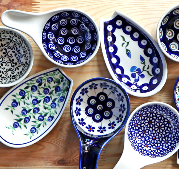 Ceramiczne naczynia, ręcznie malowane, ceramika artystyczna bolesławiec akcesoria
