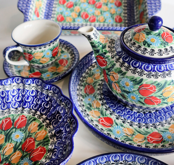 Ceramiczne naczynia, ręcznie malowane, ceramika artystyczna bolesławiec dekoracja U4475 tulipany, kwiaty